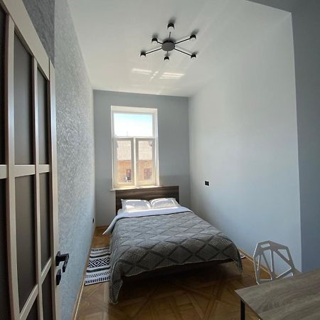 3 Bedrooms Apartment On Nasypna 3 Lviv Extérieur photo