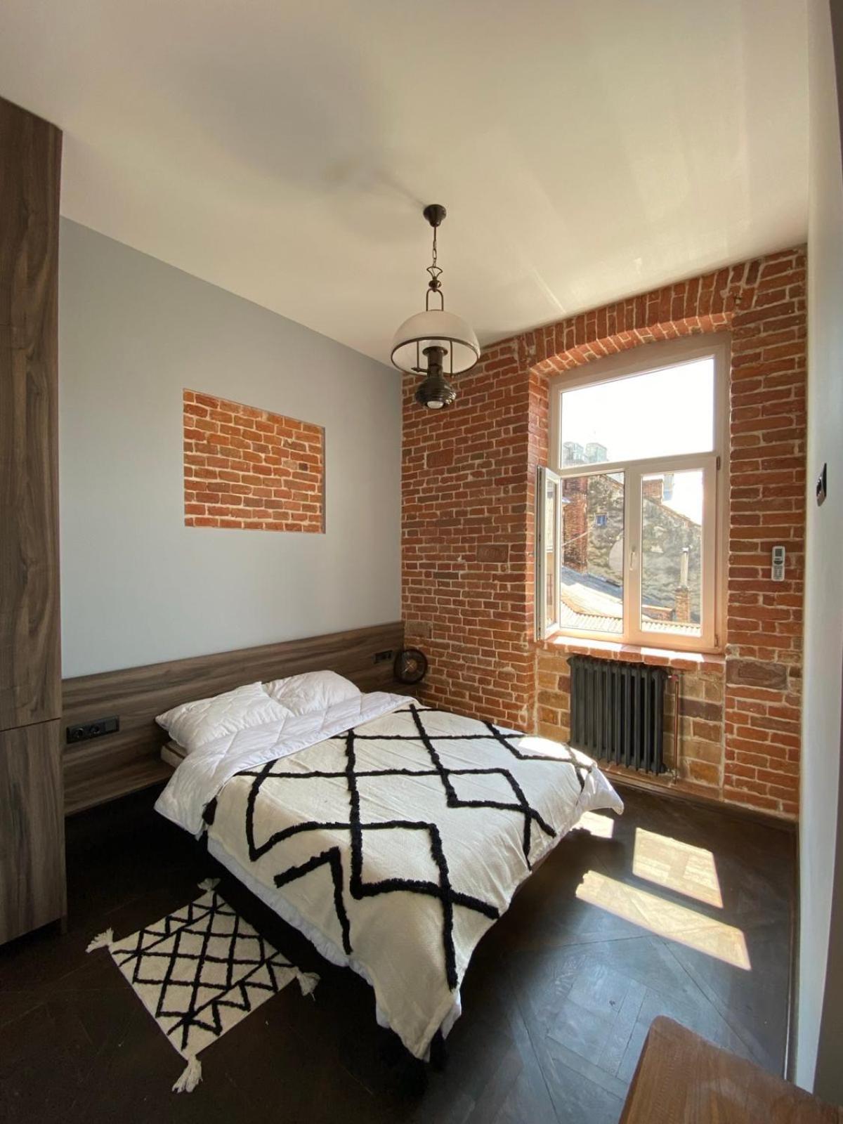 3 Bedrooms Apartment On Nasypna 3 Lviv Extérieur photo