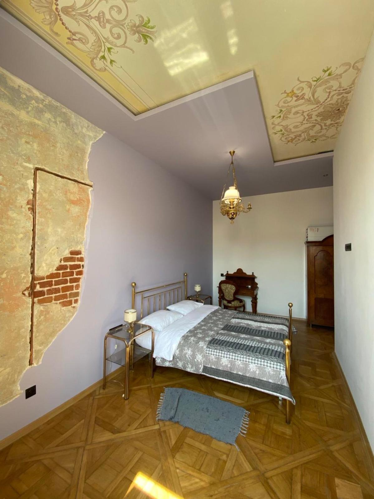 3 Bedrooms Apartment On Nasypna 3 Lviv Extérieur photo